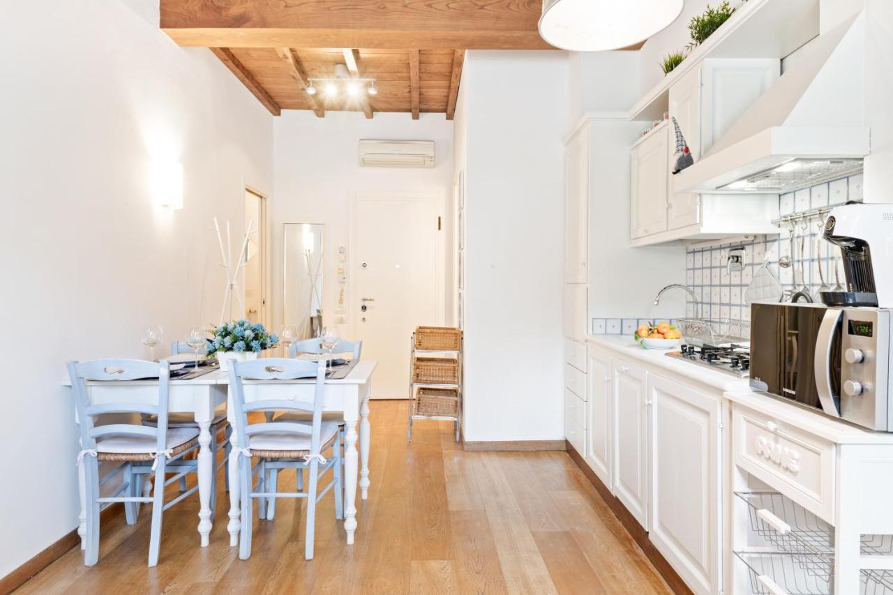 Florence City Center Flat Via Dei Neri ภายนอก รูปภาพ